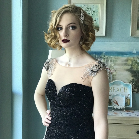 2017 Sherri Hill Prom Dress - Picture 2 of 6